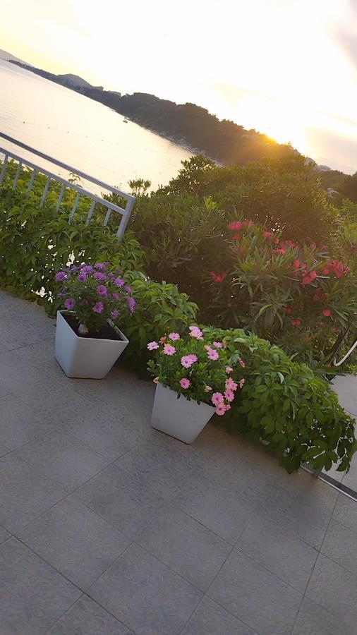 Apartments & Room Paula Stobreč Екстериор снимка