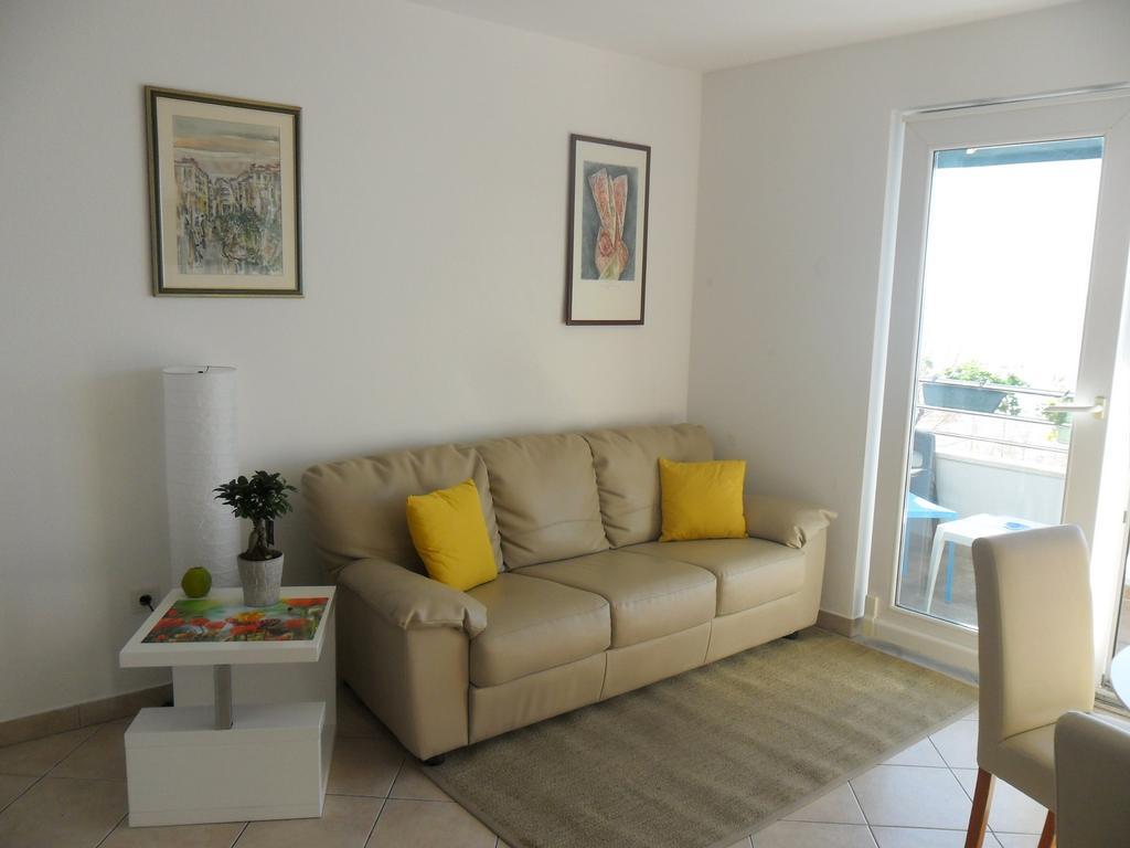 Apartments & Room Paula Stobreč Стая снимка