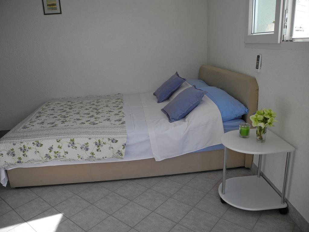 Apartments & Room Paula Stobreč Екстериор снимка