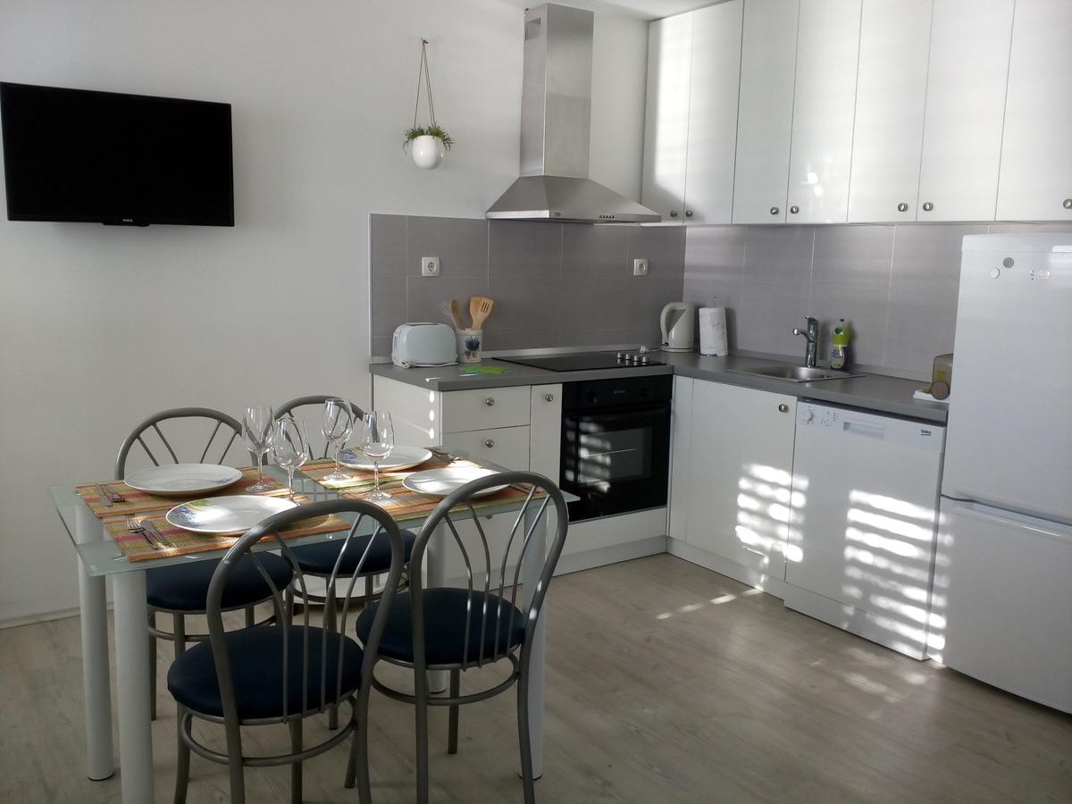 Apartments & Room Paula Stobreč Екстериор снимка