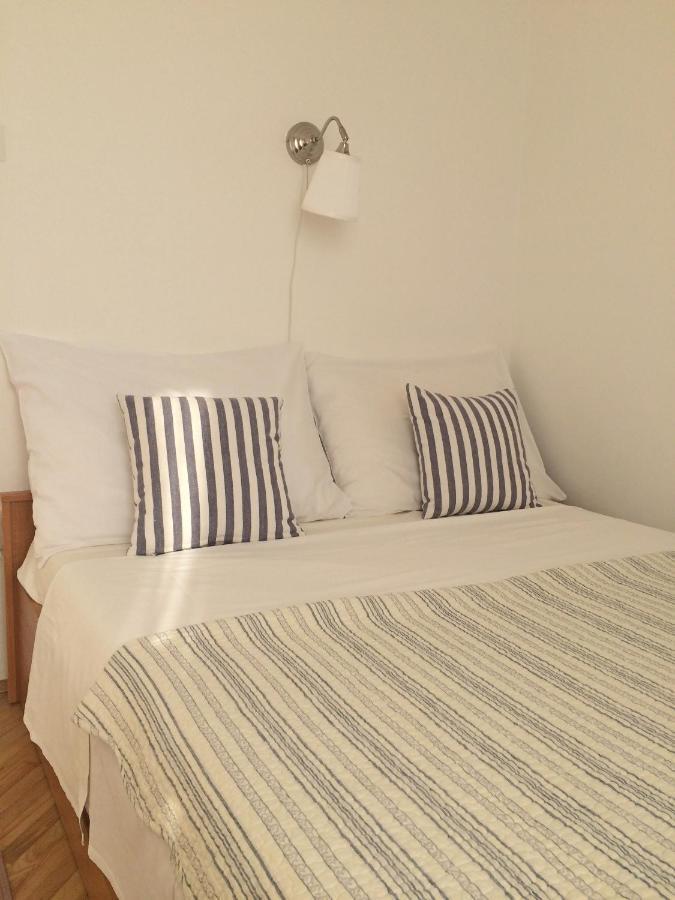 Apartments & Room Paula Stobreč Екстериор снимка